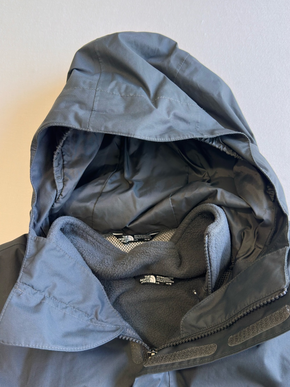 The North Face 2 Layer Zip Up Jacket - Picture 2 of 3